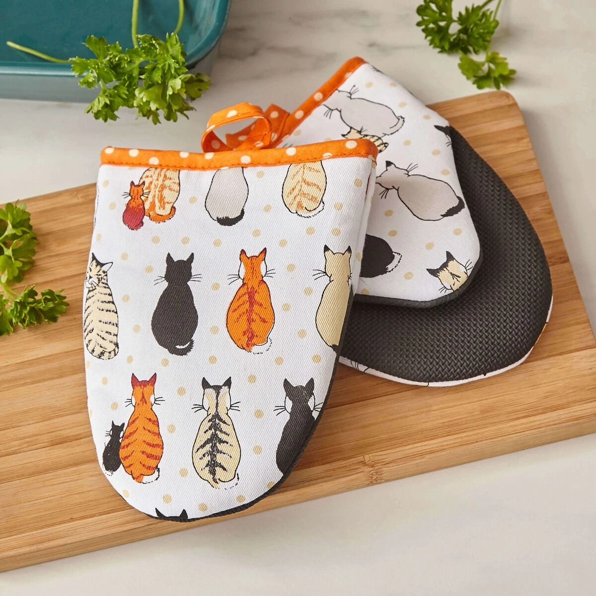 Ulster Weavers Cats in Waiting kleine ovenwant katoen oranje 2 stuks Ulster Weavers Cats In Waiting Kleine Ovenwant Katoen Oranje 2 Stuks -Beroemde Keukenseries Winkel cats in waiting mitts 1