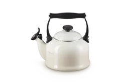 Le Creuset Tradition Fluitketel 2,1 Liter Staal Meringue