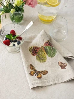 Oldenhof Flying Butterflies Servet 45 X 45 Cm Linnen 6 Stuks -Beroemde Keukenseries Winkel linoroom napkins butterflies vertical lr 5