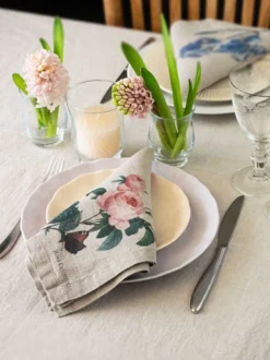 Oldenhof Garden Flowers Servet 45 X 45 Cm Linnen 6 Stuks -Beroemde Keukenseries Winkel linoroom napkins flowers vertical lr 7
